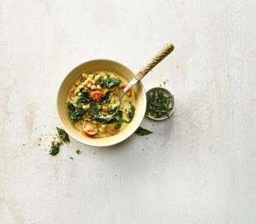 Augenbohnen-Curry mit Spinat und Tomaten